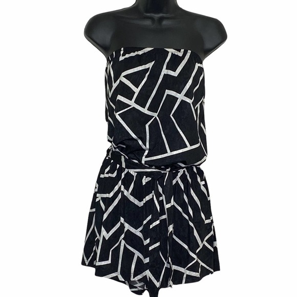 BLACK & White Geometric Print Strapless Romper - Picture 1 of 11